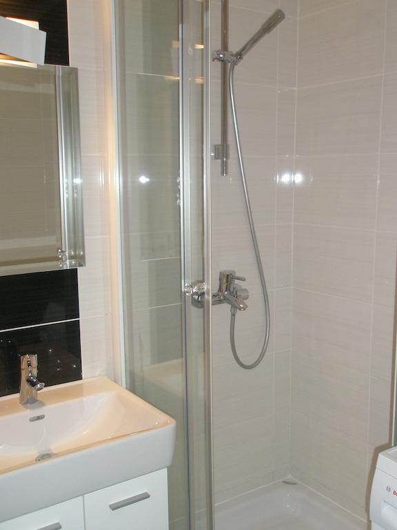 Apartment Peni Split Rum bild