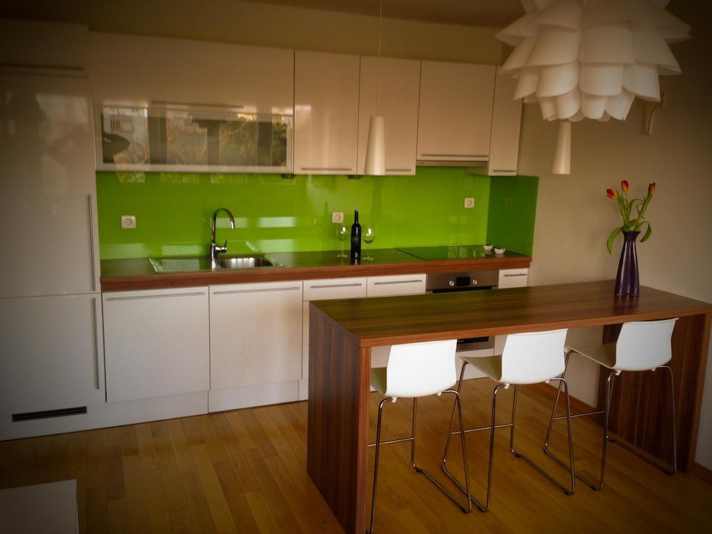 Apartment Peni Split Rum bild