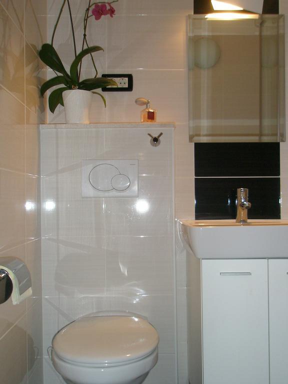 Apartment Peni Split Rum bild